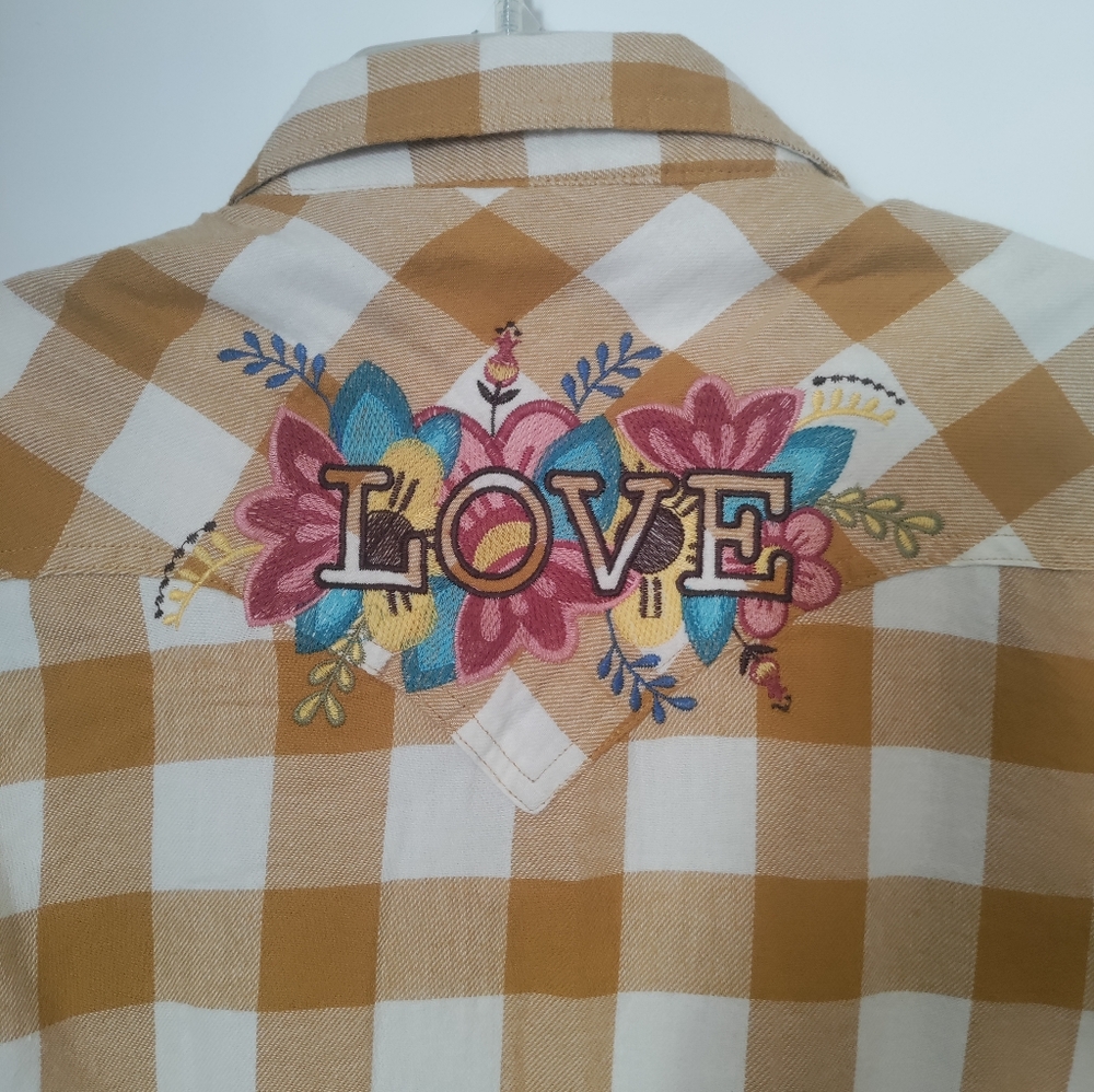 Wrangler Snap Up Shirt with Embroidered Detail Size L